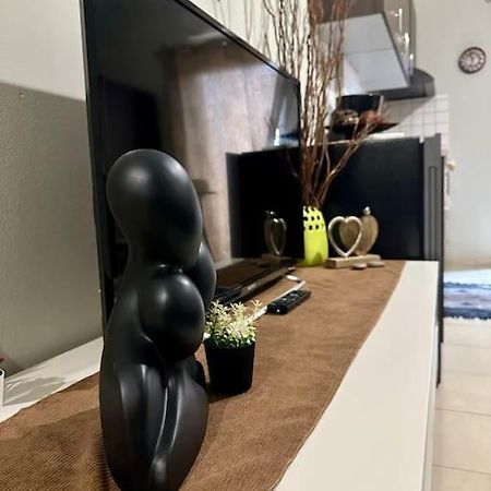 Eleni'S Studio Near The Airport Ираклио Екстериор снимка