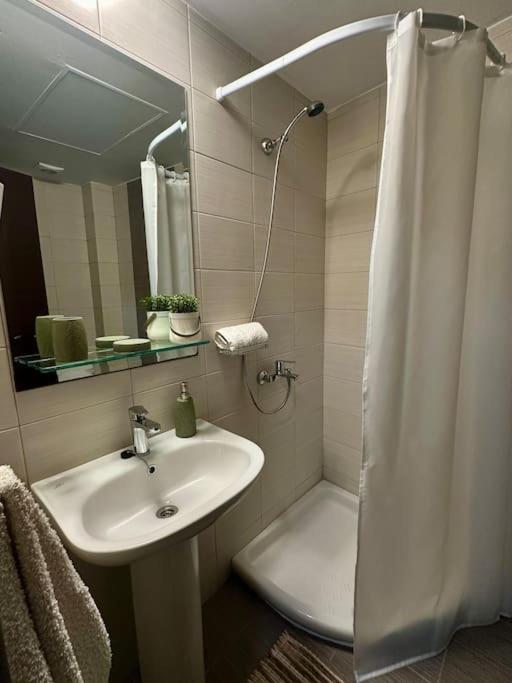 Eleni'S Studio Near The Airport Ираклио Екстериор снимка