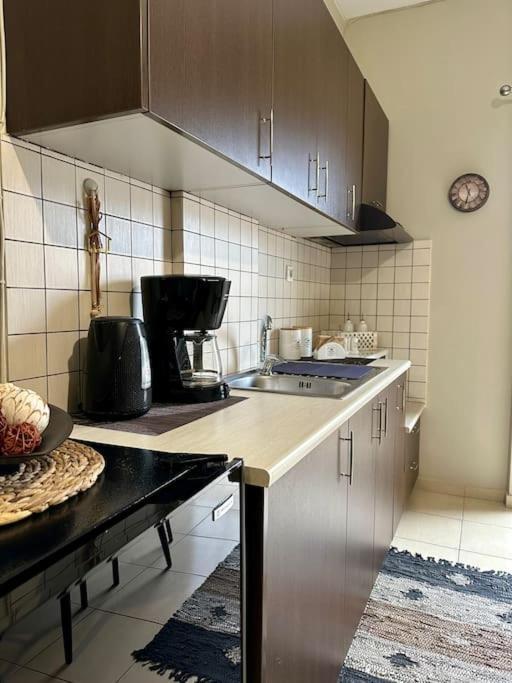 Eleni'S Studio Near The Airport Ираклио Екстериор снимка